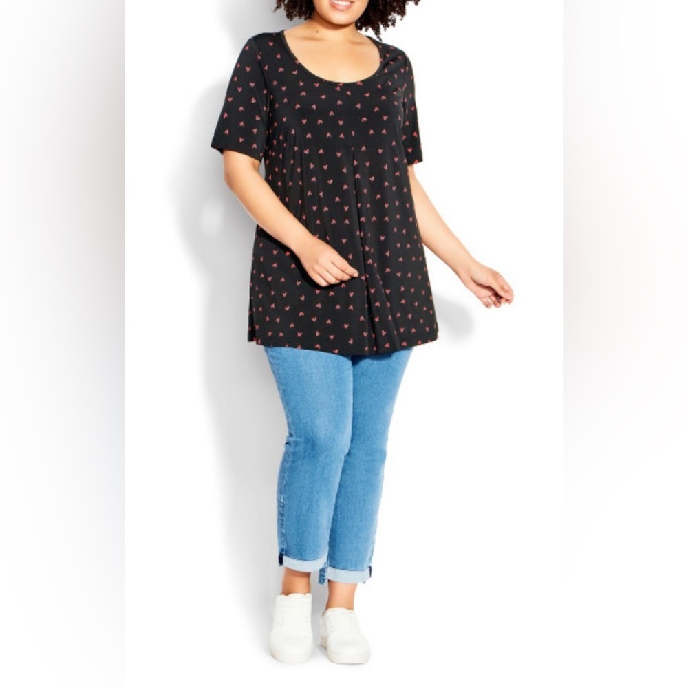City Chic
Luv Pleat Front Tunic - black heart prints size 20